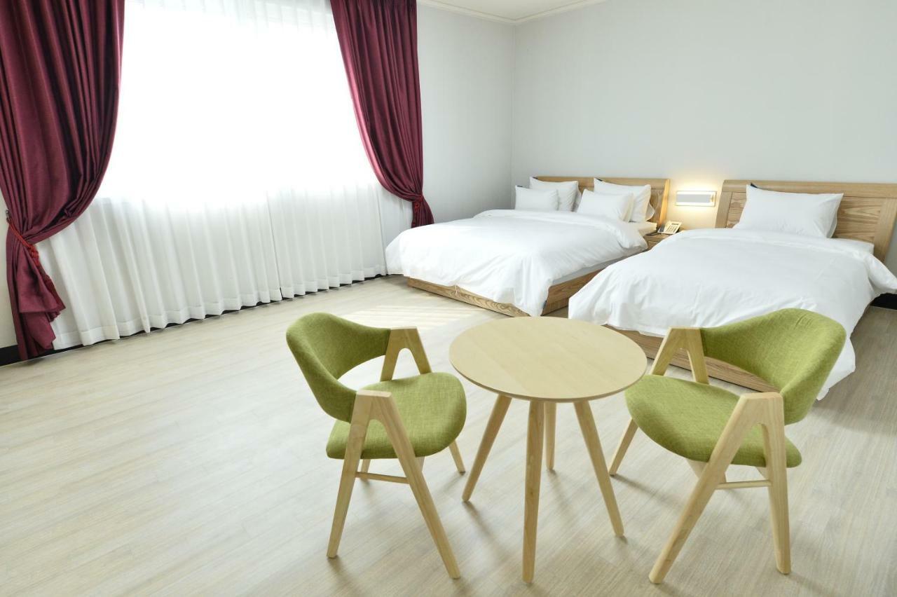 Gwangju Tourist Hotel Gwangju Metropolitan City ภายนอก รูปภาพ
